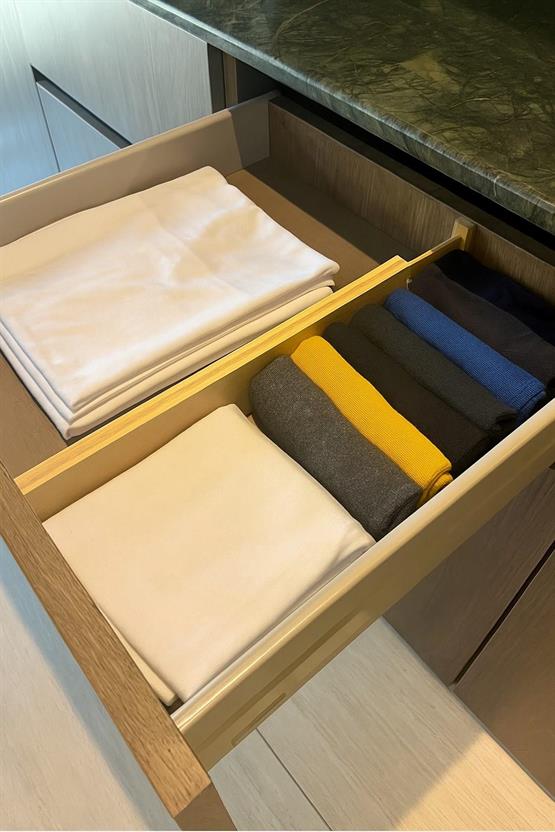 Decorev Doğal Bambu Ayarlanabilir  Yaylı Çekmece Ayracı – Çok Amaçlı Dolap Ve Organizer Bölücü BR-6712