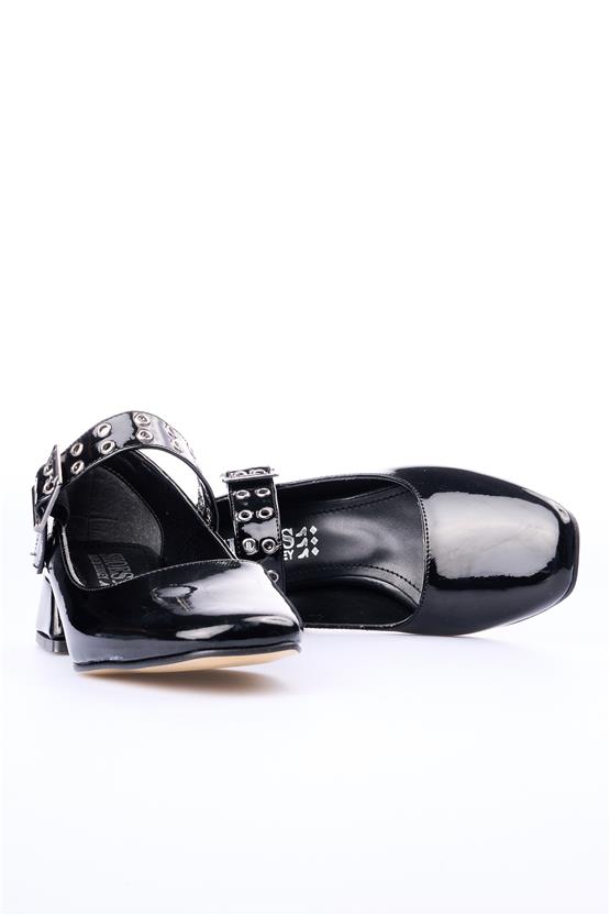 Ayakdaş A16 Siyah Rugan Kadın Ayakkabı