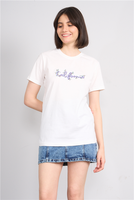C.K Y26 8954 Fithit Byn B.Yk Regular Nakışlı T-shirt Krem