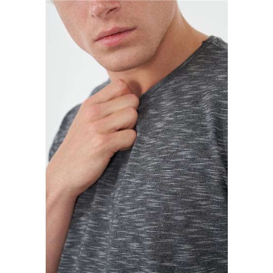 Çetinkaya Mentality 3447 V Yaka Regular T-Shirt Siyah