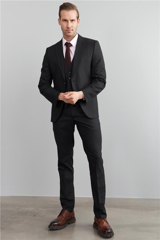 Çetinkaya Mentality 9545 Erkek Yünter Sivri Yaka Slim Fit Yelekli Takım Elbise Siyah Çizgili