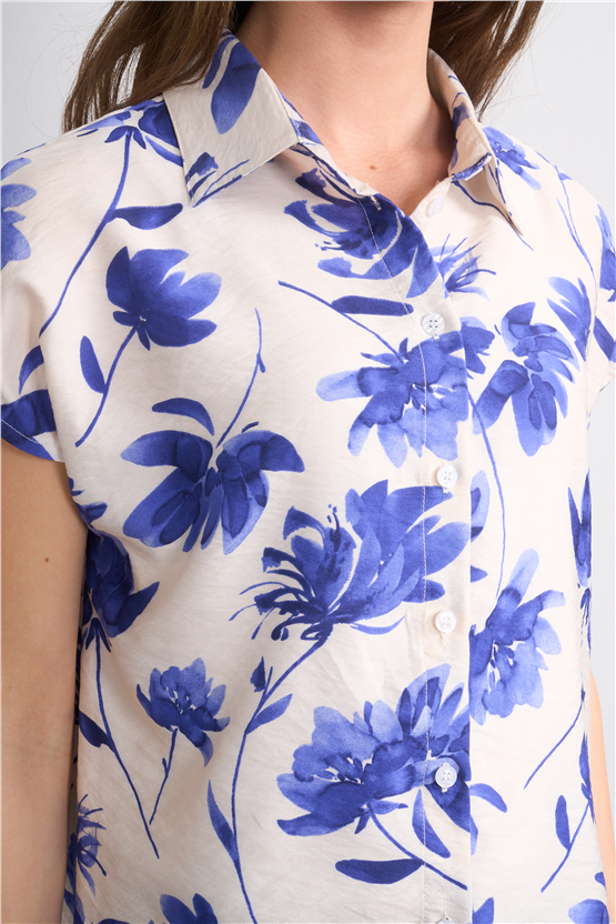 Fithit 1623 Kadın Kısa Kol Regular Viskon Gömlek Bej Üzeri Saks Çiçek Desen