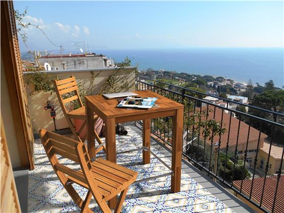 İnterbuild Chicago Bar Yüksek Masa Masif Akasya Ahşap (75x75x95 cm) Altın Tik - 671509