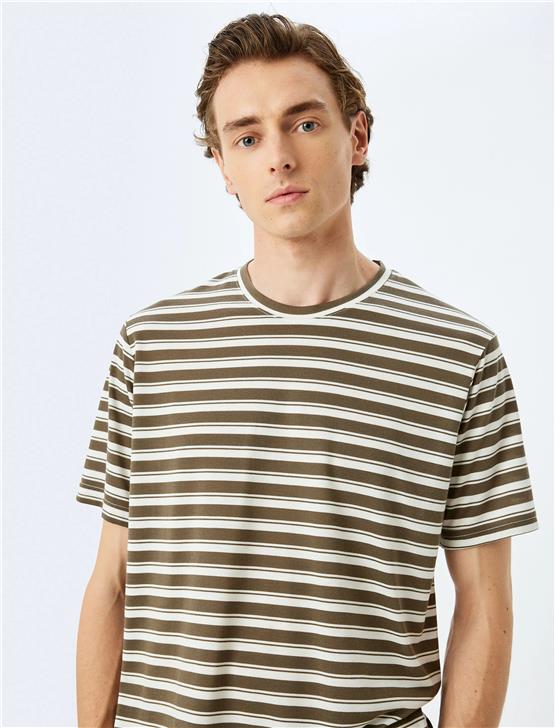Koton 5Sam10102Hk 8S2 Yesıl Cızgılı Erkek Vıskoz Jersey Kısa Kollu Basıc T-Shırt