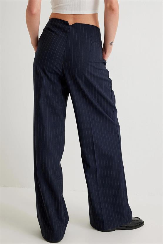 Koton 5Wak40013Pw 7S1 Lacivert Cızgılı Kadın Vıskoz Dokuma Pantolon