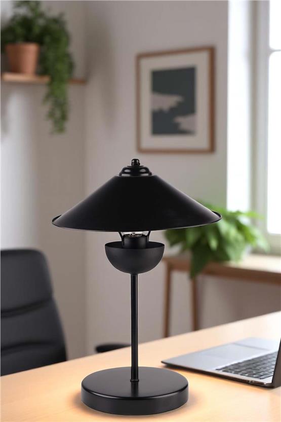 Lumexx Gale Siyah Metal Başlıklı Masa Lambası