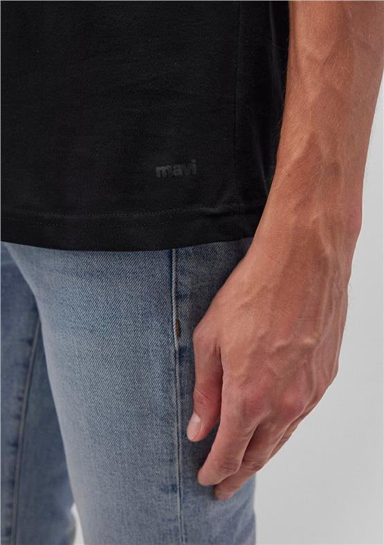 Mavi 065586-900 V Yaka Siyah T-Shirt