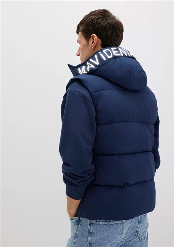 Mavı M0110089-82318 Koyu Lacıvert Erkek Normal Kesım Kapusonlu Sısme Yelek