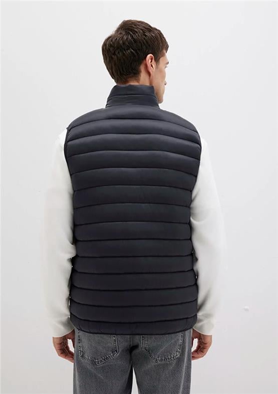 Mavı M0110338-900 Sıyah Erkek Regular Sısme Yelek