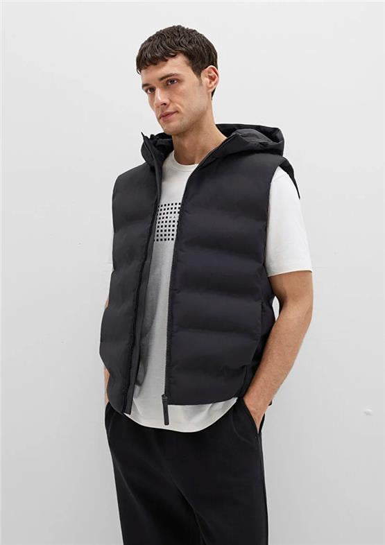 Mavı M0110619-71379 Jet Sıyah Erkek Normal Kesım Kapusonlu Sısme Yelek