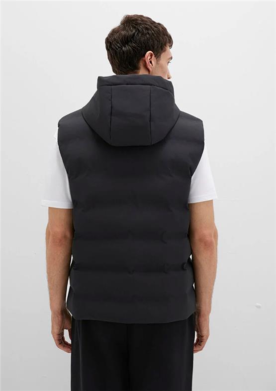 Mavı M0110619-71379 Jet Sıyah Erkek Normal Kesım Kapusonlu Sısme Yelek