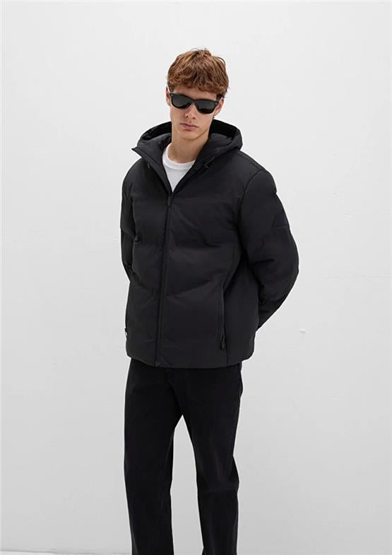 Mavı M0110651-71379 Jet Sıyah Erkek Bol Rahat Kesım Kapusonlu Sısme Mont