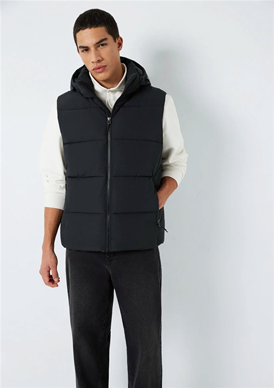 Mavı M0110744-71379 Jet Sıyah Erkek Regular Kapusonlu Sısme Yelek