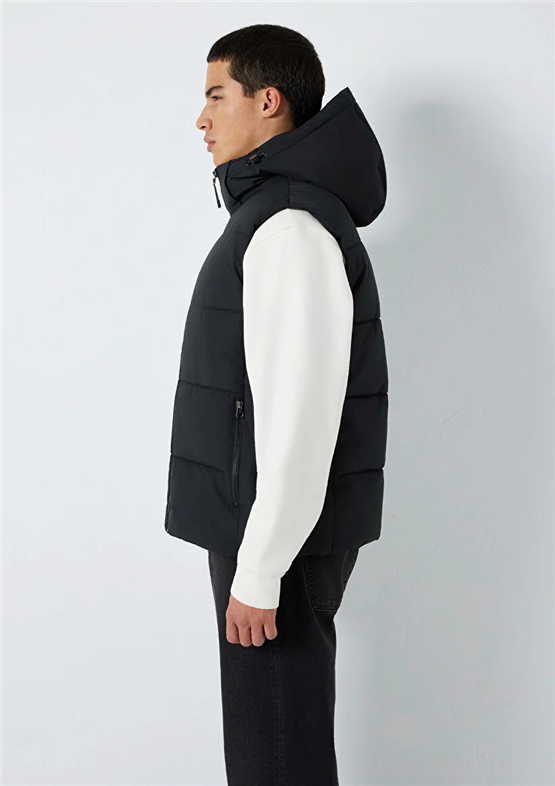 Mavı M0110744-71379 Jet Sıyah Erkek Regular Kapusonlu Sısme Yelek