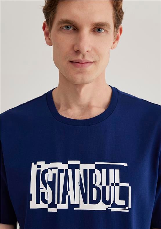 Mavi M0611789-70758 Derin Lacivert Erkek Regular İstanbul Baskılı T-Shirt