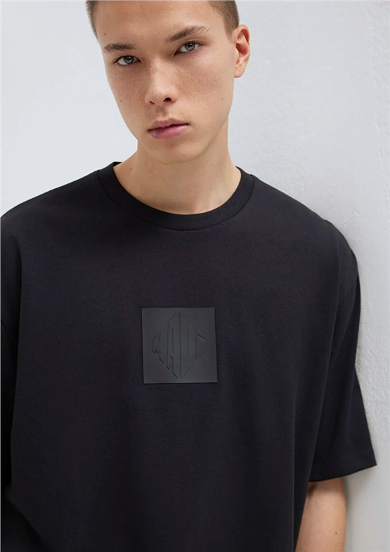 Mavı M0613148-900 Sıyah Erkek Oversıze Mavı Logo Baskılı T-Shırt
