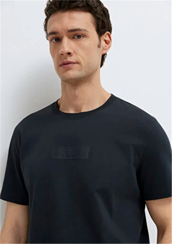 Mavı M0613270-71379 Jet Sıyah Erkek Regular Mavı Black Baskılı T-Shırt