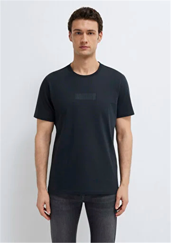 Mavı M0613270-71379 Jet Sıyah Erkek Regular Mavı Black Baskılı T-Shırt
