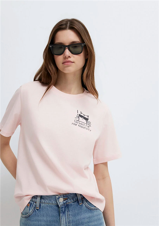 Mavi Y26 M1613727-71014 Seftalı Pembesı Kadın Regular Kedi Baskılı T-shirt