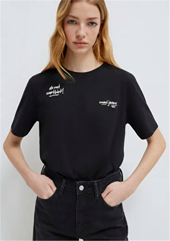 Mavi Y26 M1613739-900 Siyah Kadın Regular Slogan Baskılı Grafık T-shirt