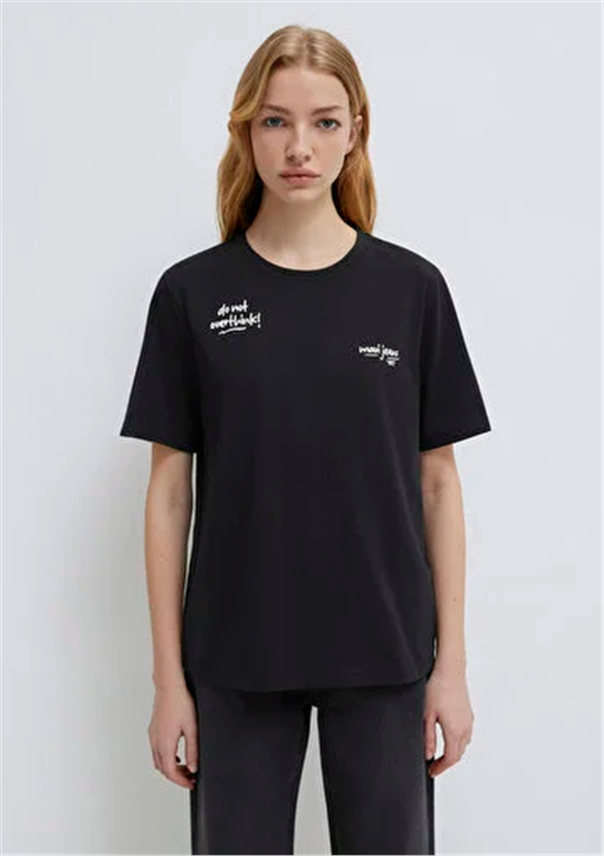 Mavi Y26 M1613739-900 Siyah Kadın Regular Slogan Baskılı Grafık T-shirt