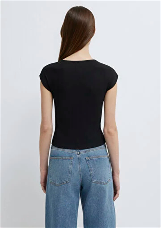Mavi Y26 M1613809-900 Siyah Kadın Slim Kısa Kollu Basic T-shirt