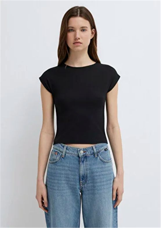 Mavi Y26 M1613809-900 Siyah Kadın Slim Kısa Kollu Basic T-shirt