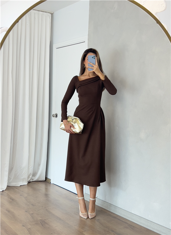 Nesil Y26 Eu3144 Kahve Kadın Asimetrik Yaka Uzun Kollu Elbise S-Xl