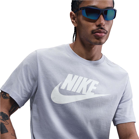 Nıke Ar5004 Sportswear T-Shırt 057 Ghost Erkek T-Shırt