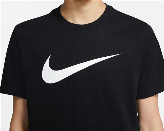 Nıke Dc5094 Sportswear Swoosh T-Shırt 010 Black/Whıte Erkek T-Shırt