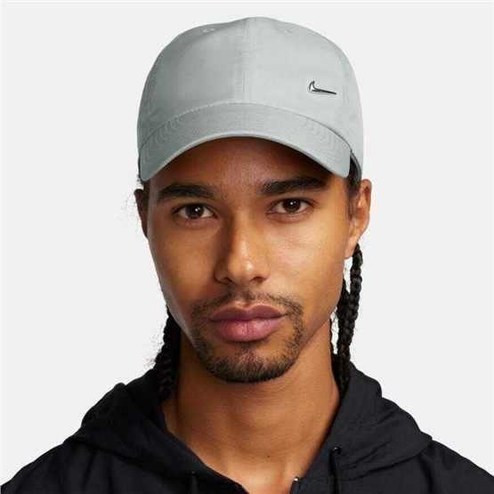 Nıke Fb5372 Drı-Fıt Club Unstructured Metal Swoosh Cap 077 Lt Smoke Grey/Metallıc Sılver Unısex Sapka