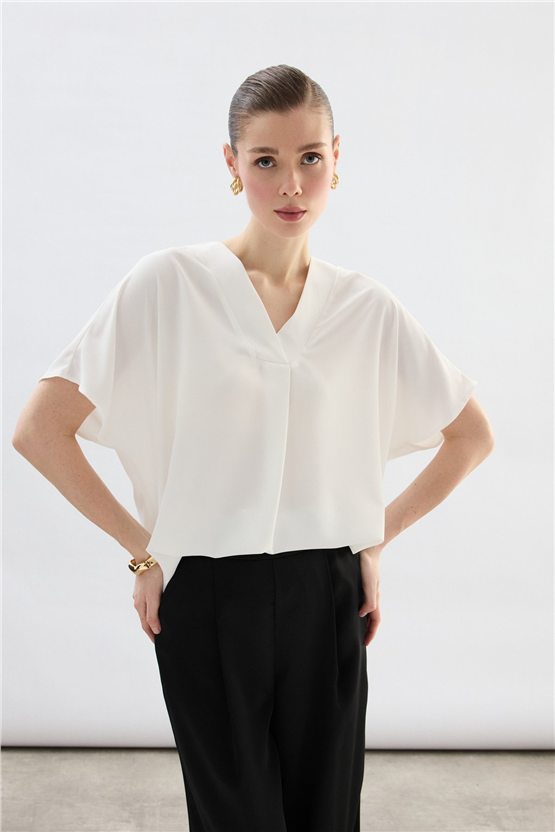 Sateen Y26 2103-1261 Kısa Kollu V Yaka Bluz Ekru