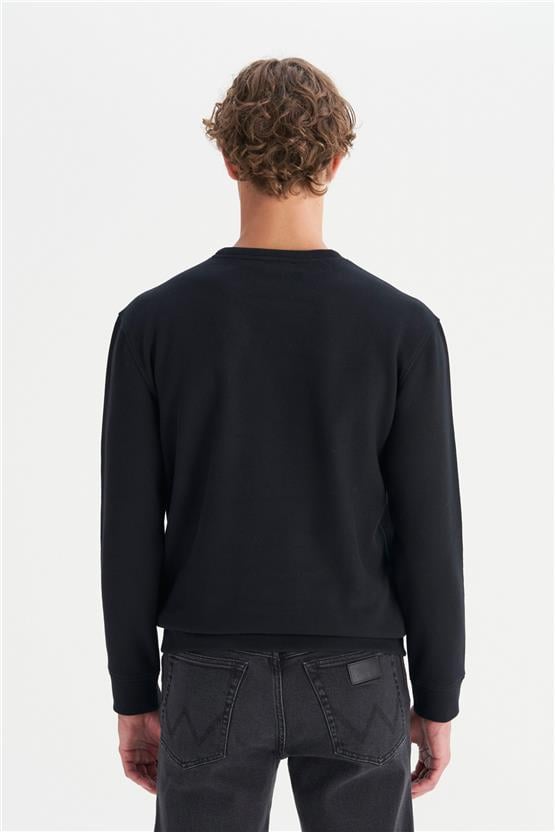 Wrangler W242262 001 Black Erkek Regular Bısıklet Yaka Selanık Sweatshırt