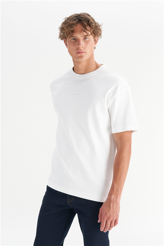 Wrangler W2520166 Off Whıte Erkek Oversıze Kısa Kollu Bısıklet Yaka Logo Baskılı T-Shırt