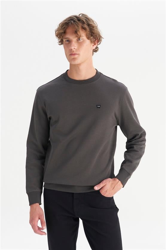 Wrangler W2520255 33W Faded Black Erkek Patch Logo Baskılı Regular Bısıklet Yaka Sweatshırt