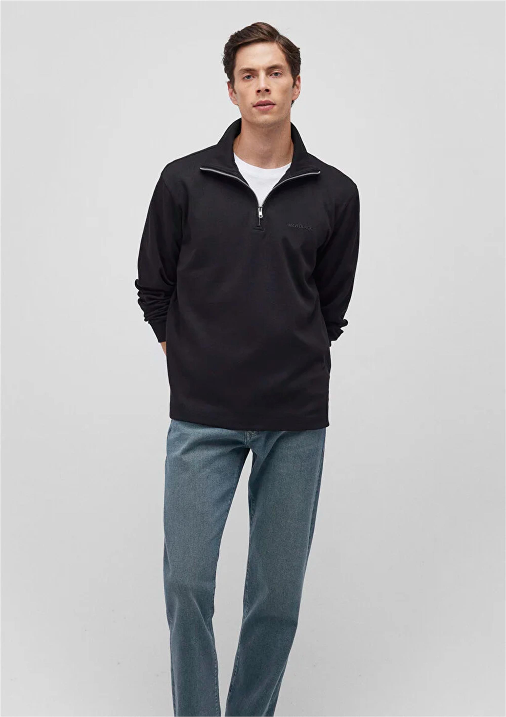 Mavı M0S10252-900 Sıyah Erkek Regular Yarım Fermuarlı Modellı