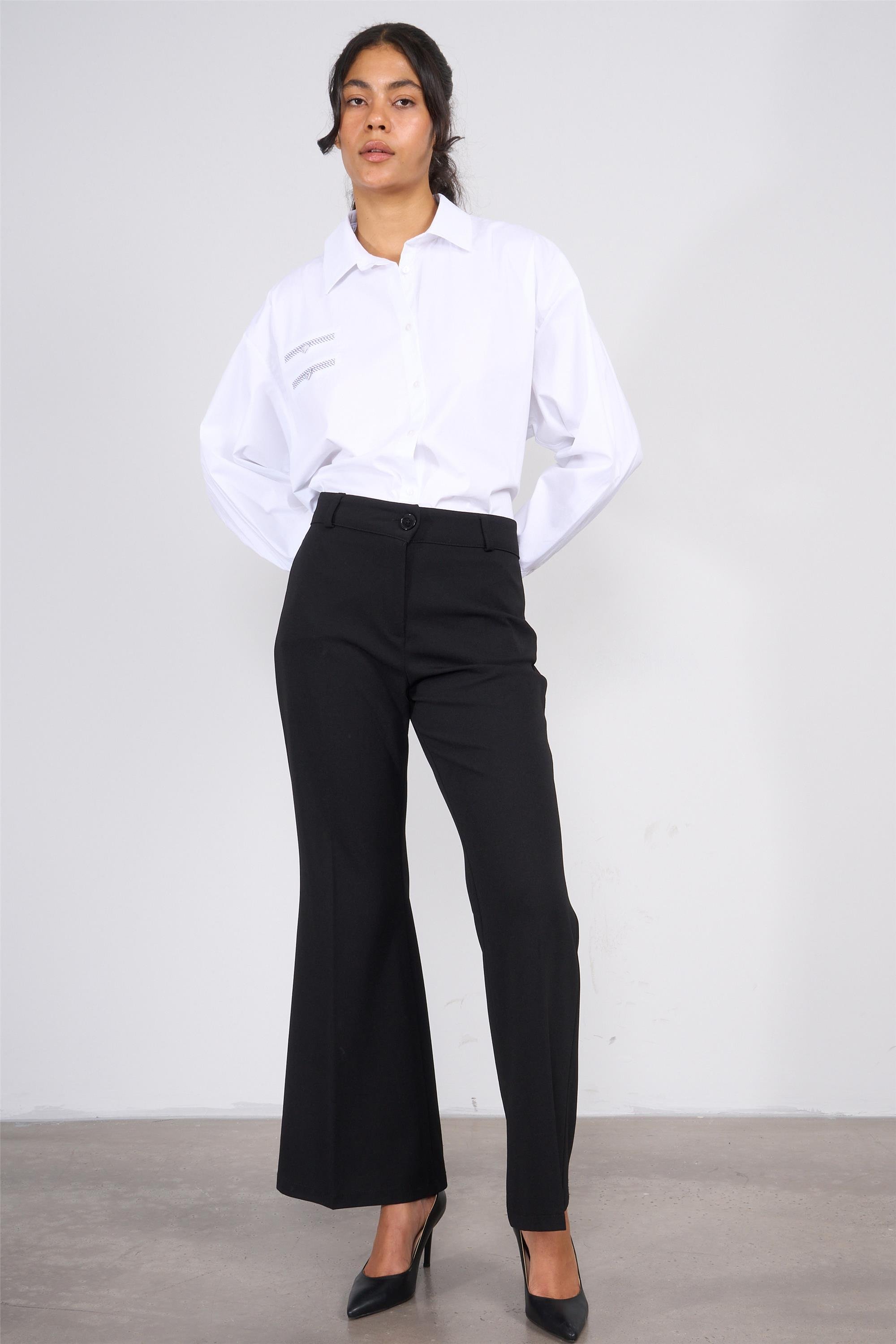 Pantolonsiz moda namoyishi Pantolonsiz moda namoyishi