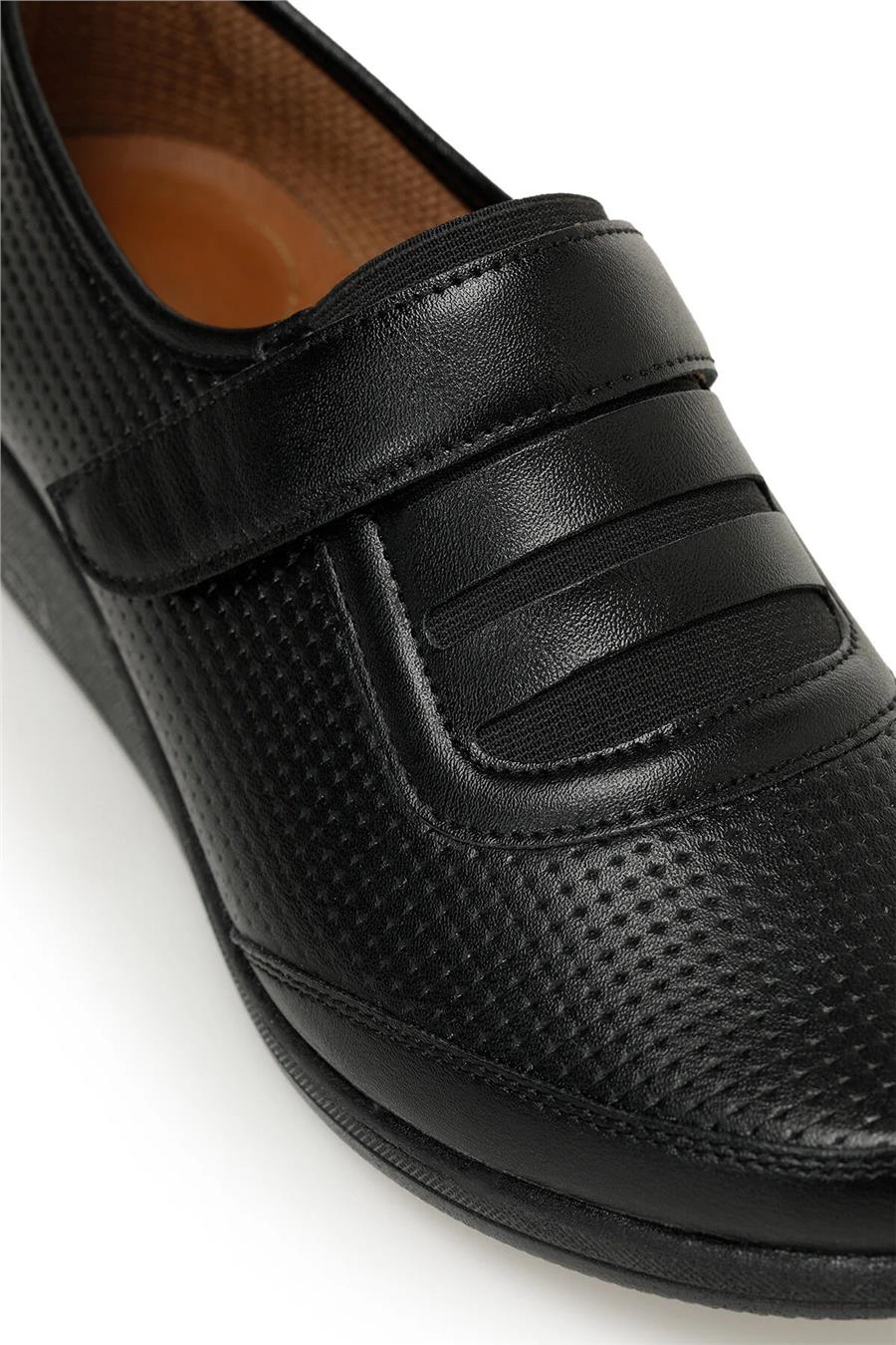 Polaris 165102 Z3Pr Siyah Kadın Geleneksel Comfort Dolgu Ayakkabı