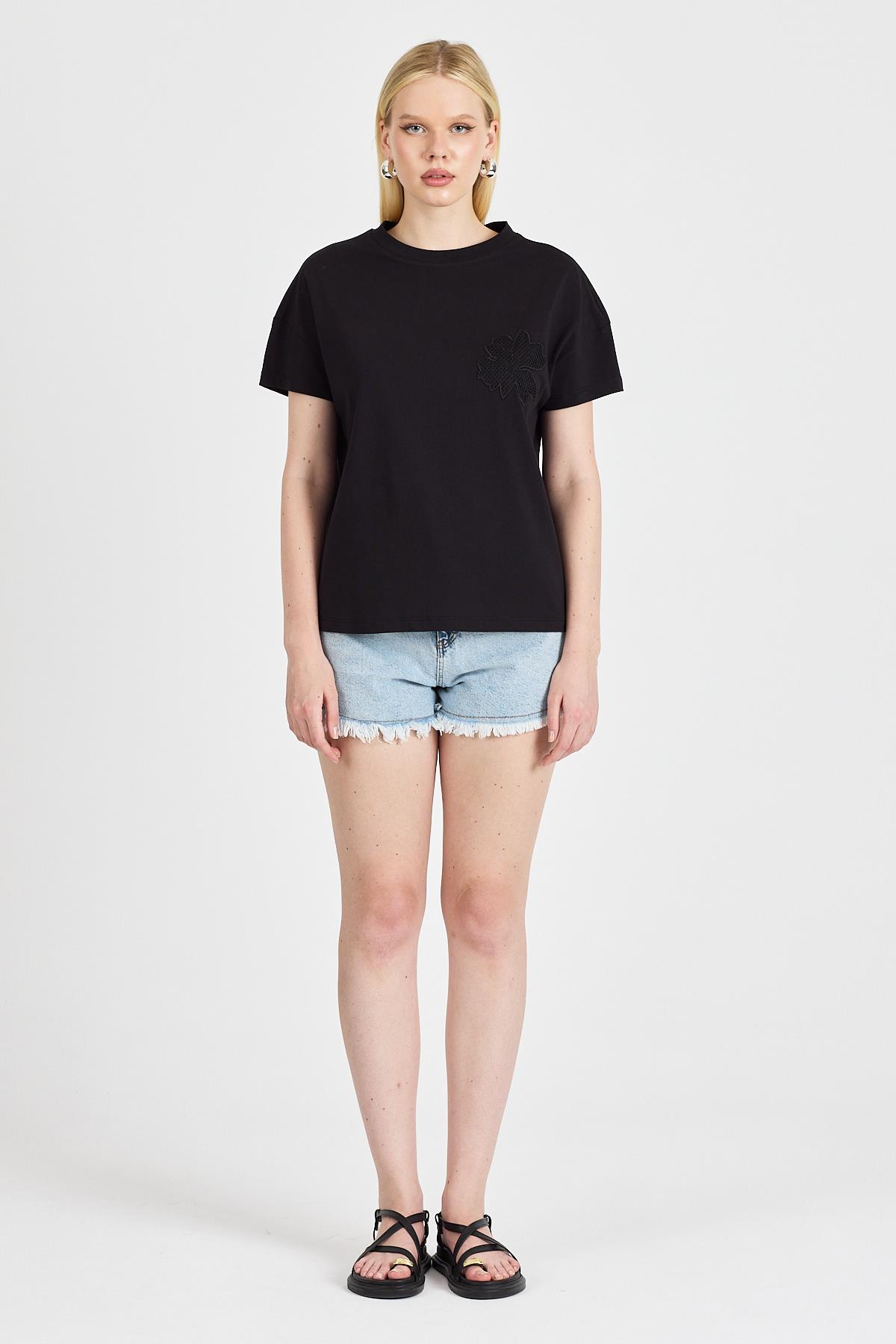Kadın Dantel Nakışlı %100 Pamuk Siyah Tişört