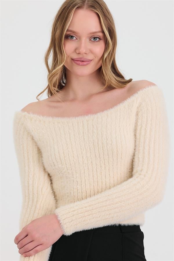 Kadın Sakallı Omzu Açık Triko Kazak Ekru