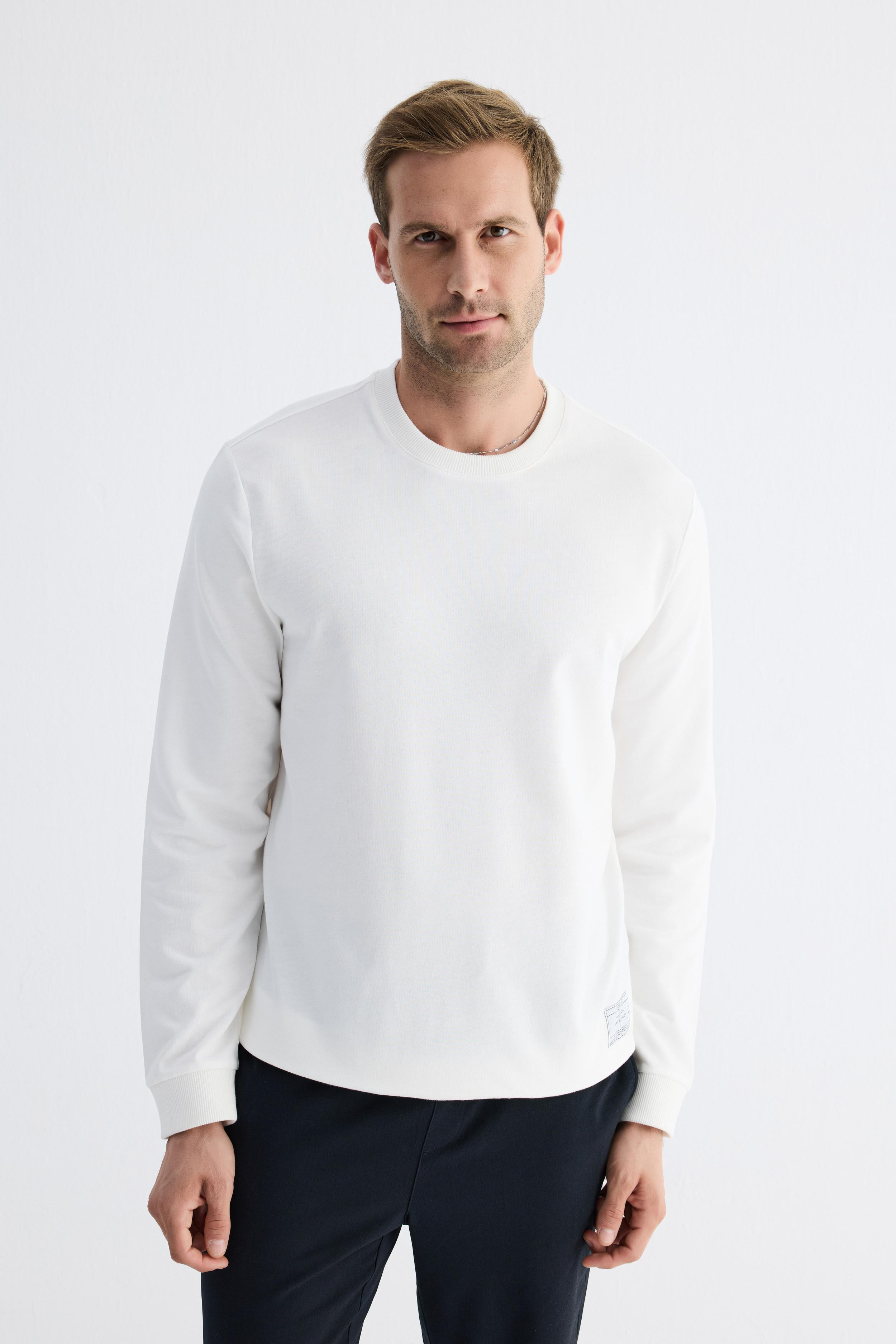  Basic Bisiklet Yaka Rahat Kalıp Düz Erkek Beyaz Sweatshirt 