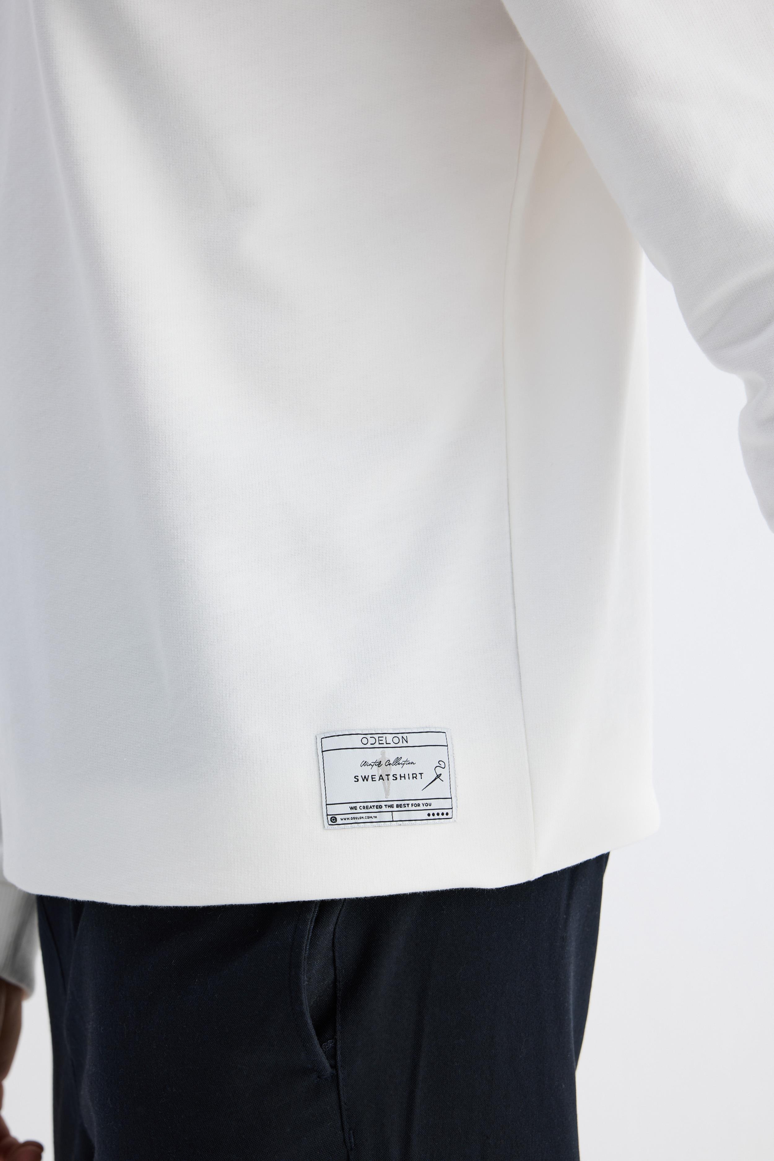  Basic Bisiklet Yaka Rahat Kalıp Düz Erkek Beyaz Sweatshirt 