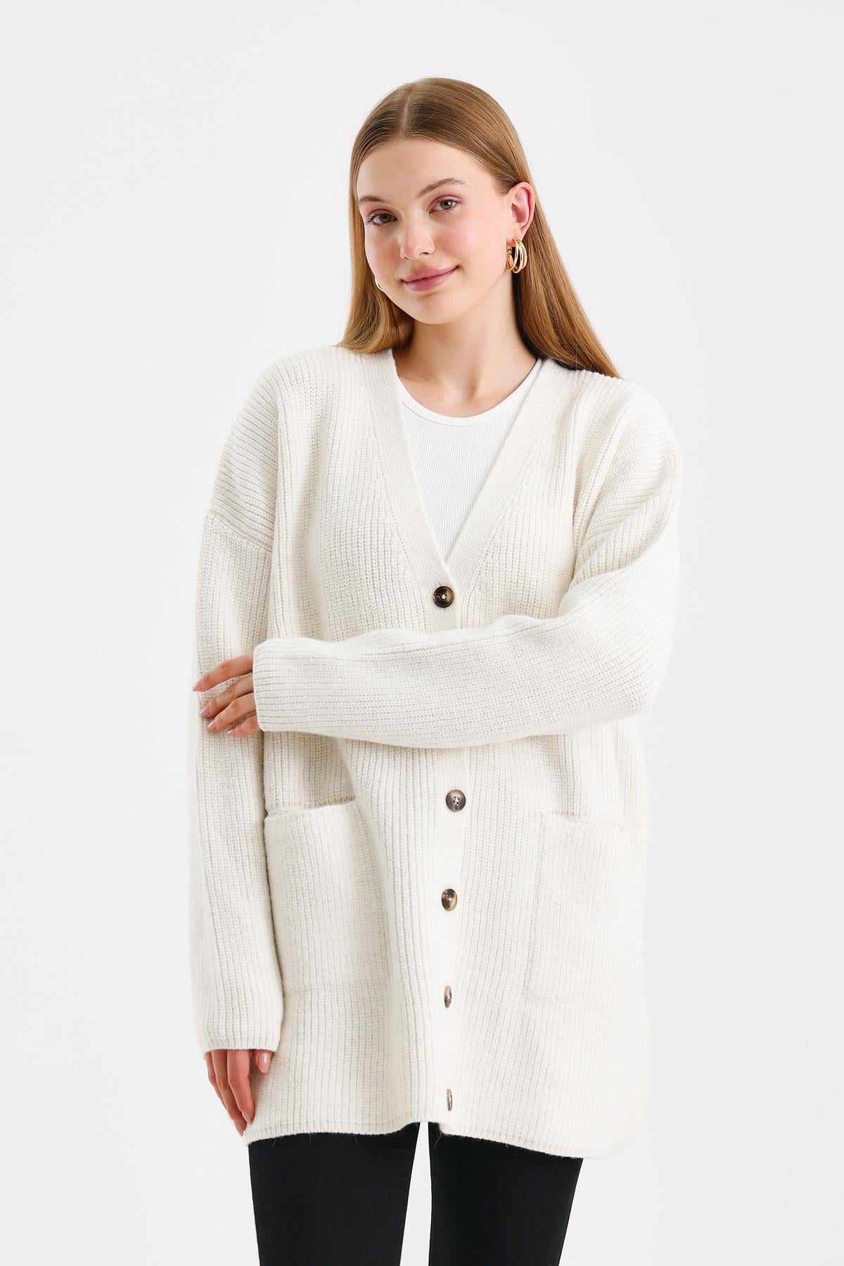 Kadın Düğmeli Oversize Cepli Uzun Triko Hırka