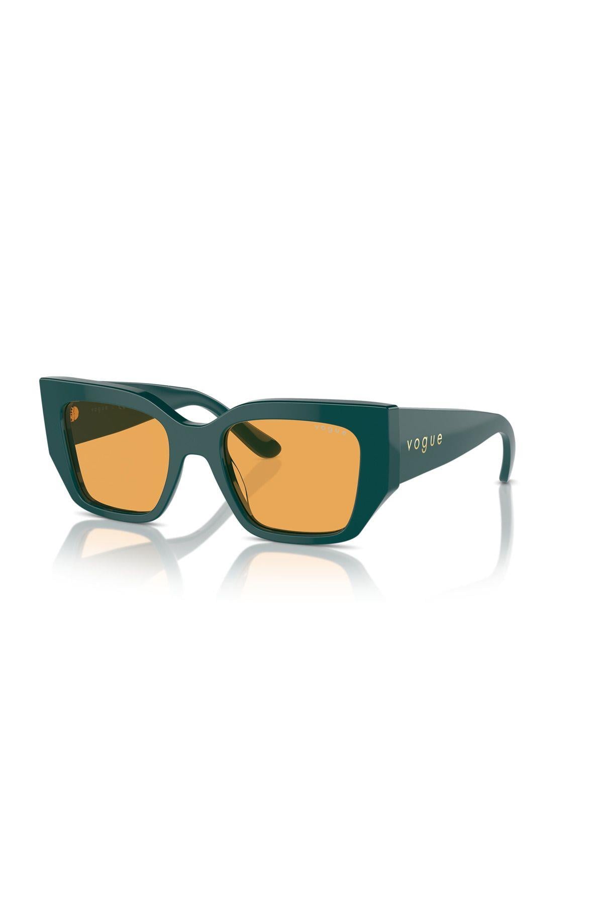 vogue-5583-s-31637-51-20-kadin-gunes-g-3262cc.jpg