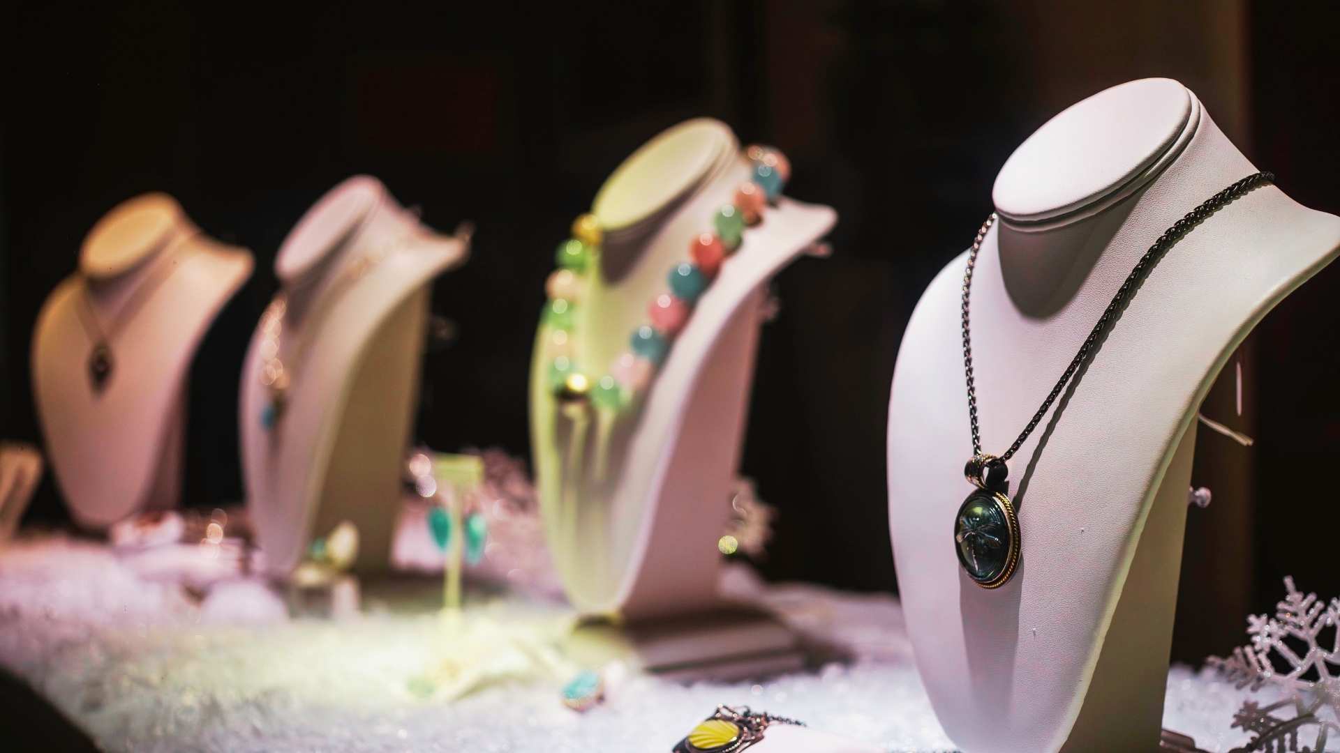 Sparkling Traces, Jewelry Trend Fashion in 2025