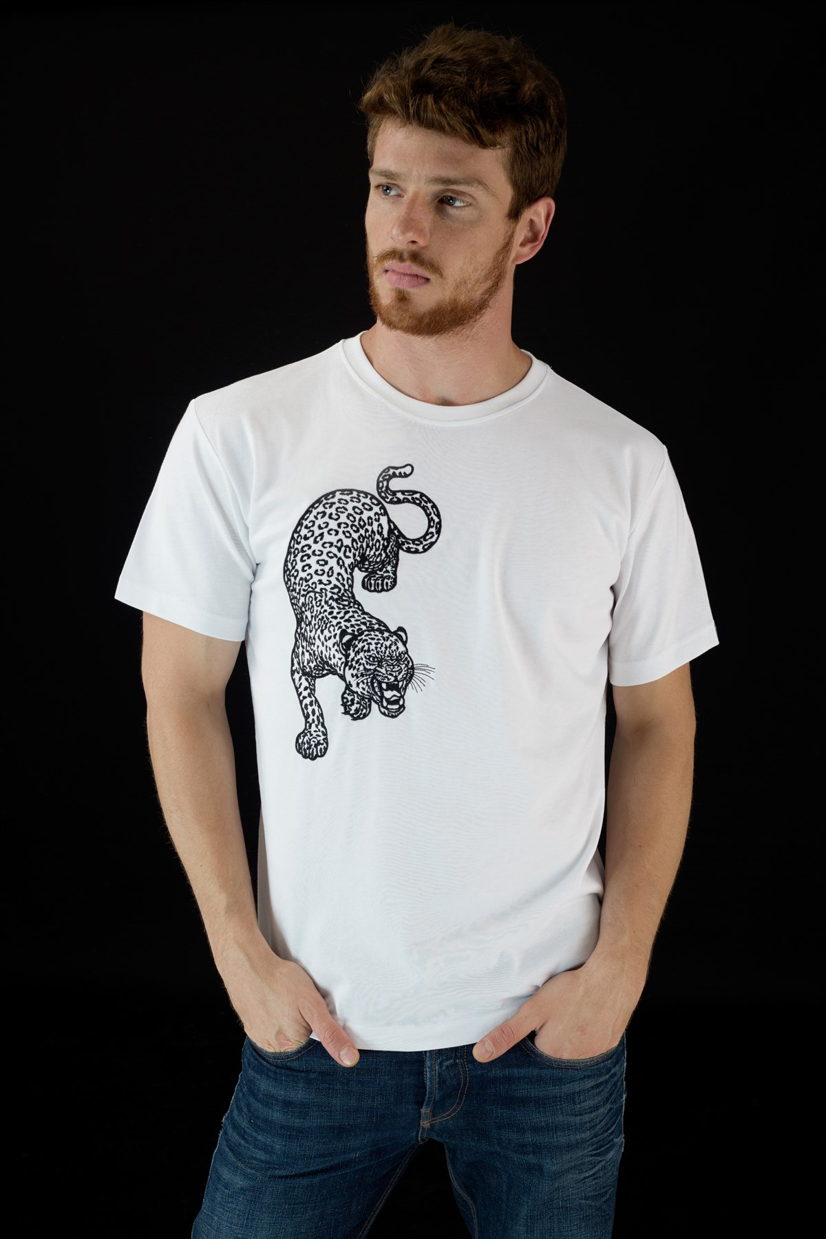 EMBROIDERED LEOPARD Tshirt