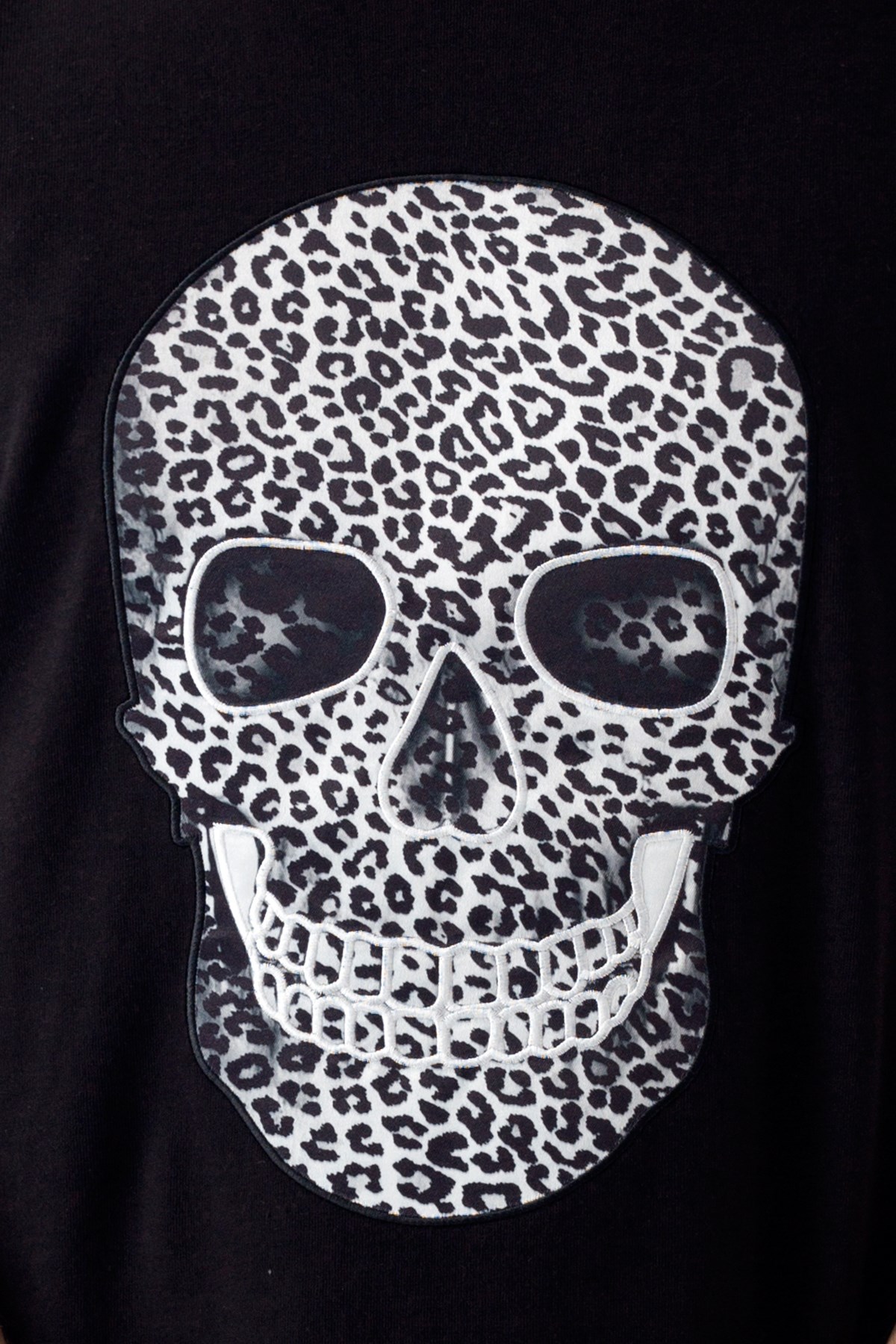 DIGITAL PRINTED-EMBROIDERED SKULL Tshirt 