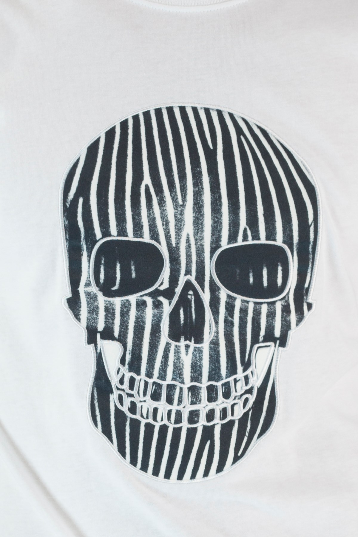 DIGITAL PRINTED-EMBROIDERED SKULL Tshirt