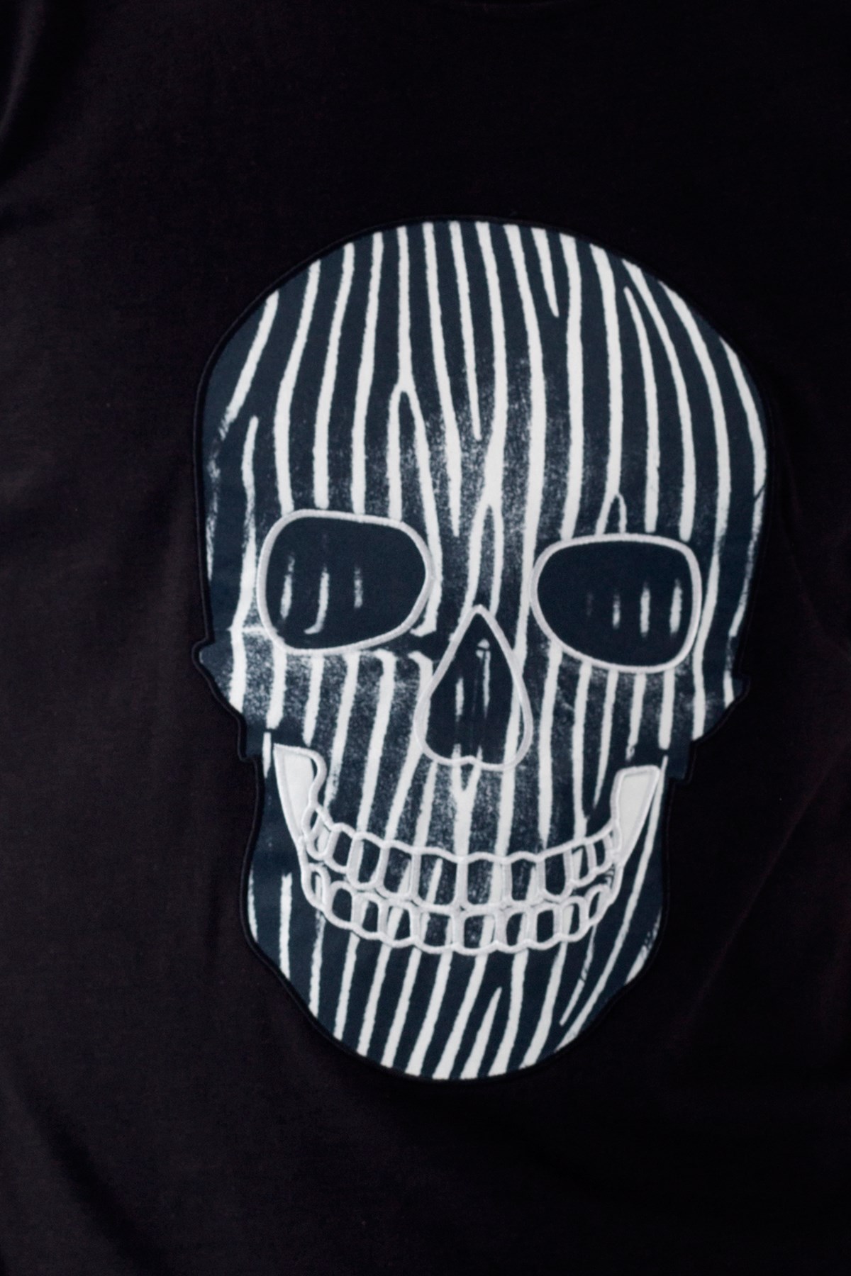 DIGITAL PRINTED-EMBROIDERED SKULL Tshirt 