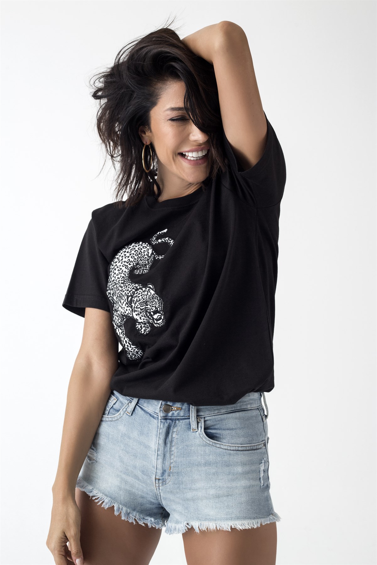 EMBROIDERED LEOPARD Tshirt 